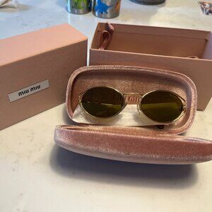Miu Miu Singlasses